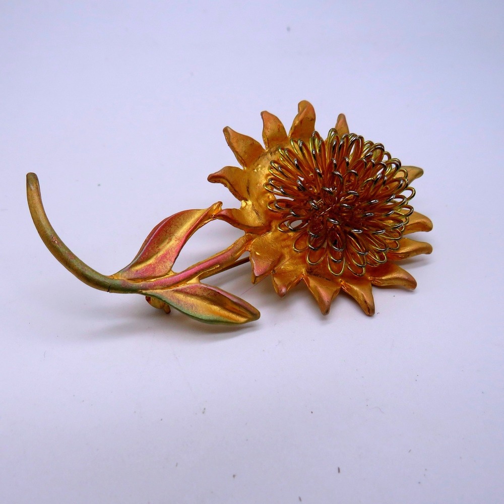 Vintage Gold Tone Sunflower Brooch Pin Wire Work Center Floral 2.5 Inch